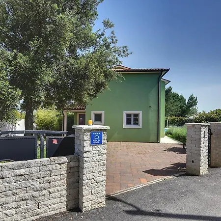 Oliva Villa *